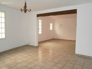 Caromb maison centre village