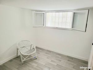 2 Pièces en sous-sol La Baule centre : 15m² (2×7 5m²) + sanitaire 2 5m² + placard 2 5m²  q