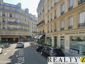 Local commercial 672 m²