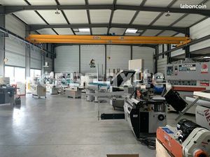 Local d'activité 926 m²