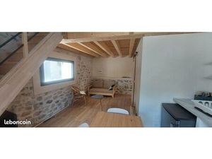 Duplex 40m2 a louer jusqu'au 19 Juin libre de suite 950 euros toutes charges comprises