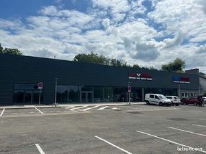 Local commercial 346 m²