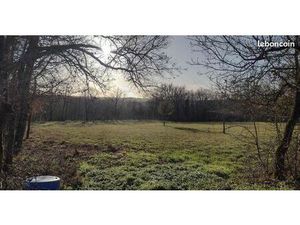 Grand terrain constructible de 3100M² avec CU