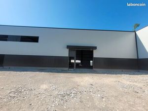 Annecy Nord  proche péage  315m² au sol dans bâtiment neuf avec 4 parkings privatifs