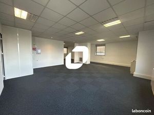 Bureau 133 m²