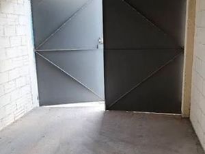 Box fermé parking à loué