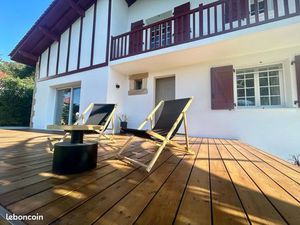 Maison individuelle rénovée avec vue montagne à 30 minutes de Bayonne