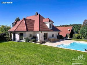 Propriété 6 pièces 255 m²