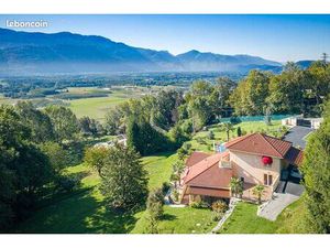 Villa 5 pièces 214 m²