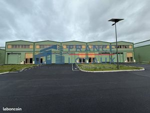 Local bureaux 1 916 m²