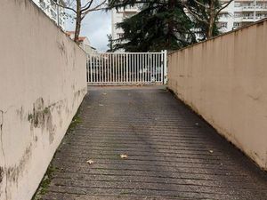 Parking + garage VILLEURBANNE