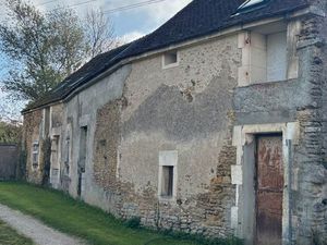 Longère à continuer de rénover avec potentiel de 3 logements