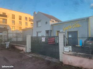 Entrepôt de 350 m2 à saint jean de la ruelle