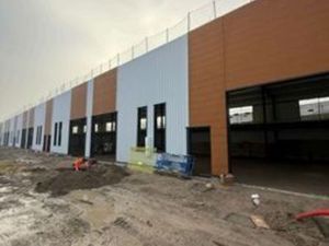 Local industriel 200 m²