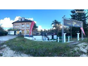 Unique murs commerciaux comprenant maison 450 m2 avec restaurant au rdc et 2 appartements 