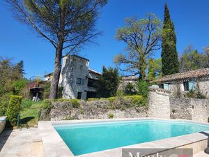 Maison 9 pièces 220 m²