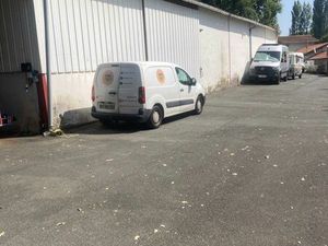 Box  petit atelier  parking et garage