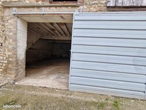Location garage 40m2 fermé sécurisé 190