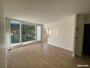 Appartement - 65m² - Buc - 78530