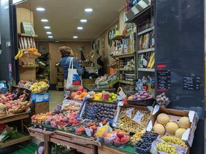 Local comercial 3-6-9