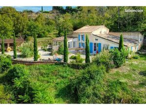 Charmante maison provençale avec Gîte  grand jardin abrité et vues panoramique