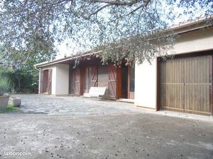 Villa au calme a pied du marché saint chinian