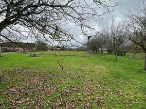 Terrain 1800 m² CHARNY