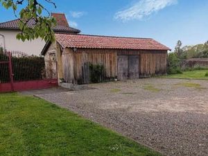 Local Brut de 70m² à Saint-Sever