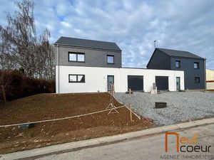 Maison à louer avec garage et terrasse   Neufchâteau (VBD61691)