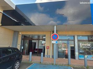 LOCAL BUREAUX ou COMMERCE A LOUER DE 200 m²
