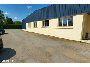 Local d'activité 320 m²