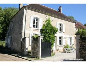 Maison de maître avec dépendances