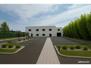 À LOUER – Locaux professionnels & espaces bien-être – CHANAS (A7  derrière station Dyneff)