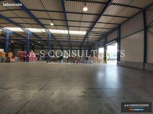 Local d'activité 1 928 m²