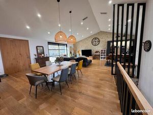 Domaine en pierre de 3 Hectares – 250 m² Rénovés –10 min Villefranche de lauragais / 40 mi