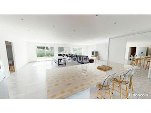 Maison 5 pièces 206 m²