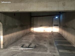 Place parking : 120 / Paris 75011 - 147 Rue Oberkampf