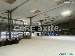 Local logistique 8 148 m²