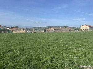 Terrain 1 050 m² Villecheneve