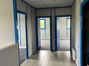 Bureaux à louer 250 m² divisibles à partir de 180 à Poitiers (site rénové)