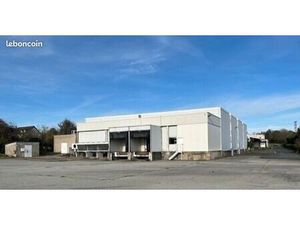 Poitiers : A louer Entrepôt de 1300 m² / 2 990