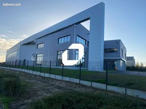 Local d'activité 2 100 m²