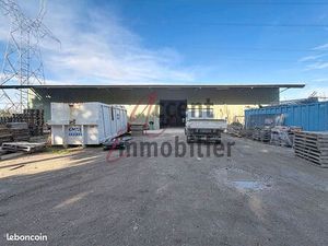 Local commercial 700 m² MOLLEGES