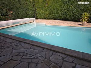 Propriété 4 pièces 145 m²