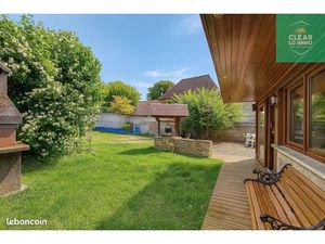 Maison 8 pièces 270 m²