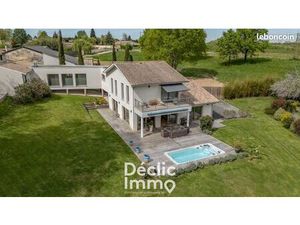 Villa 6 pièces 210 m²