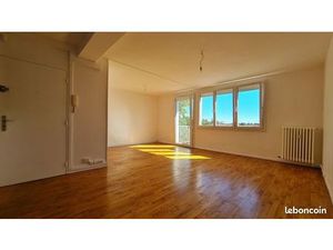 Appartement grand T3 65m2 Lumineux Souché. Rénové récemment