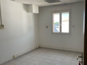 Location bureau 12m2 saint cannat