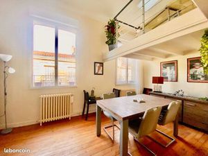 À deux pas du centre ville et de la rue Fondaudege Charmante maison avec garage