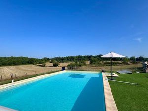 Grange rénovée et maison